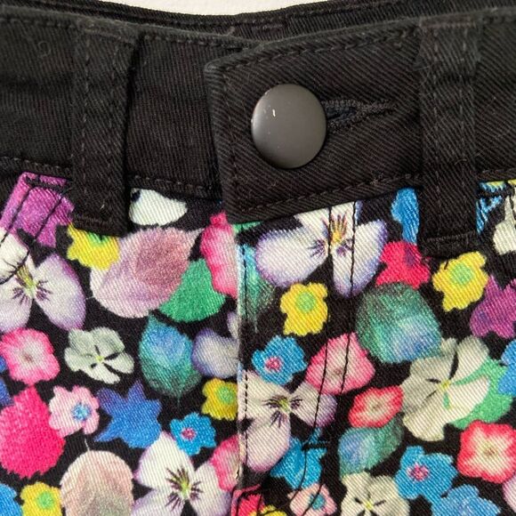H&M NWOT Black & Floral Denim Shorts - Picture 10 of 12